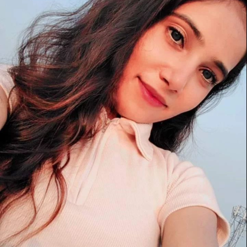 Ayushi S.