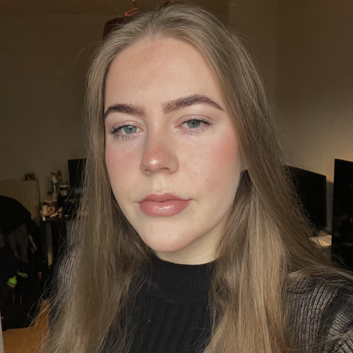 Celine V. profile photo