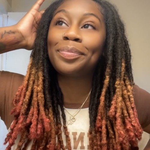 Dee B.