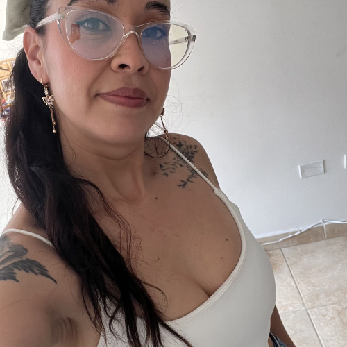 Angela v. profile photo