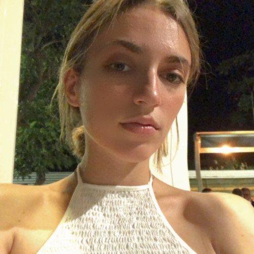Angela W. profile photo