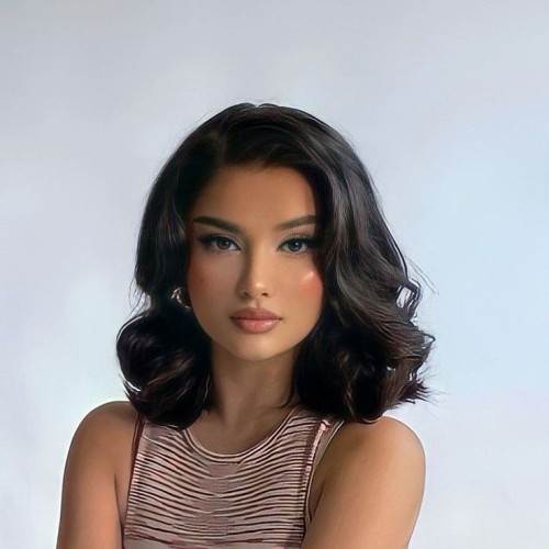 Gloria  D.