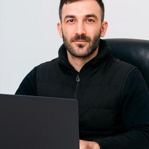 afshin f. profile photo