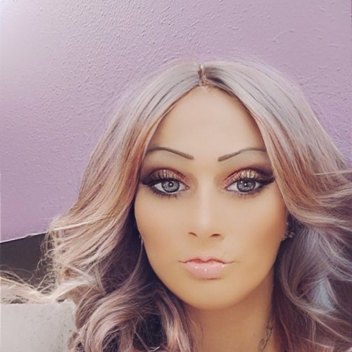 lyndsey g.