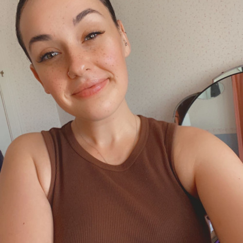 Elly E. profile photo