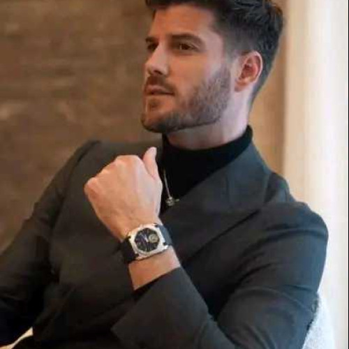 Max W.