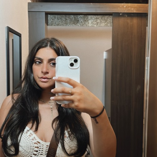 Joelle D.