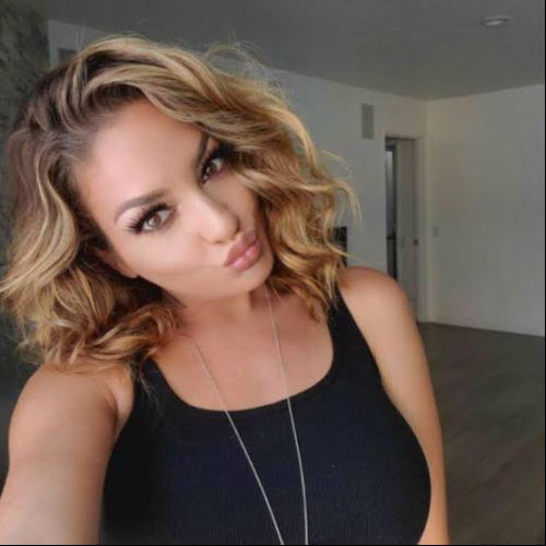 Bella S.