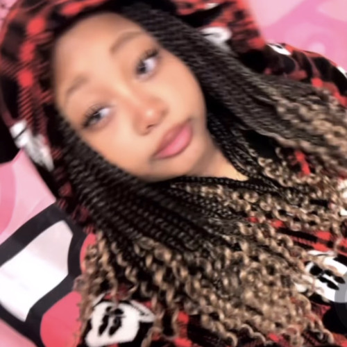 Dezi M. profile photo