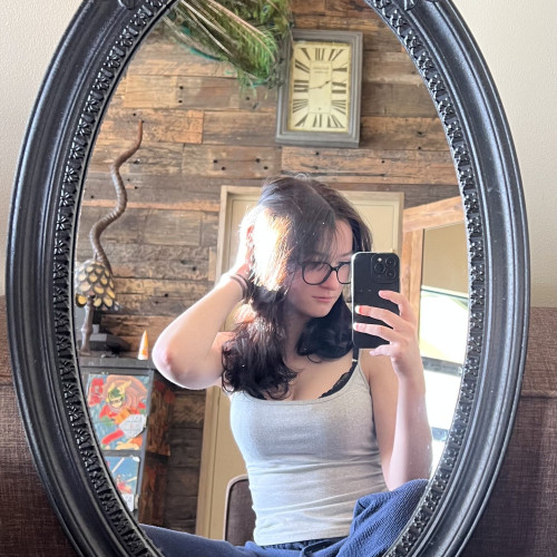 Tay L. profile photo