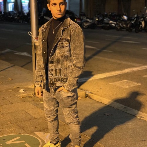 Ali B.