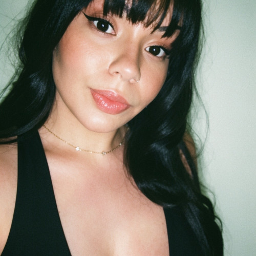 Maeva  . profile photo