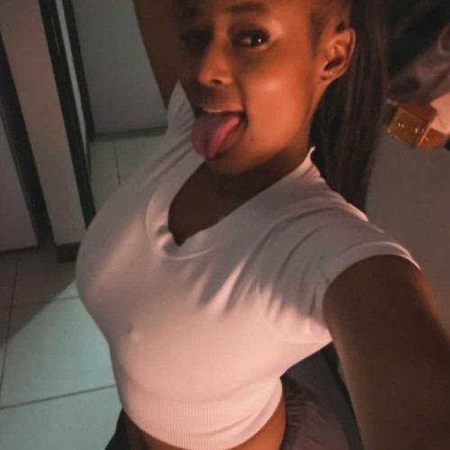 Lovey🍫 x. profile photo