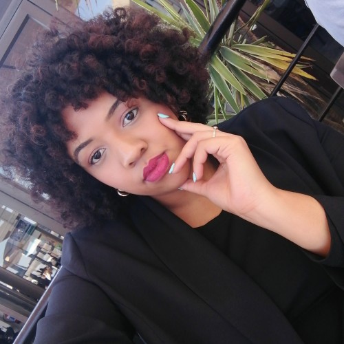 Neeva D.