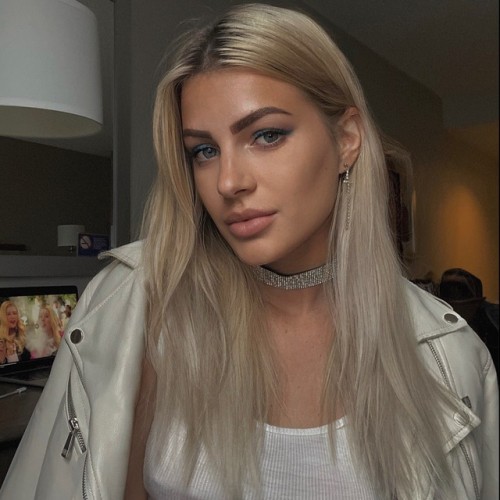 Eva K.