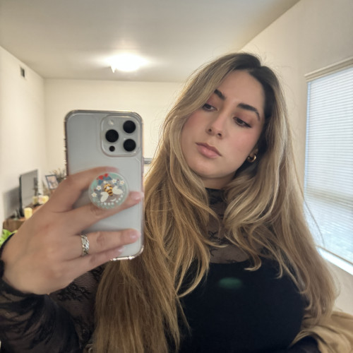Gabriela V.