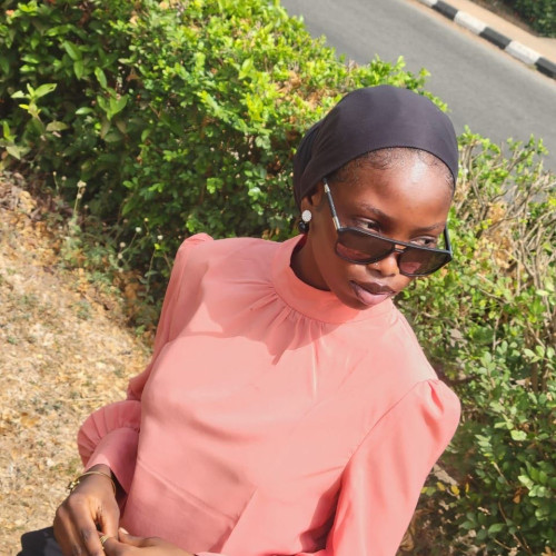 Mee R. profile photo
