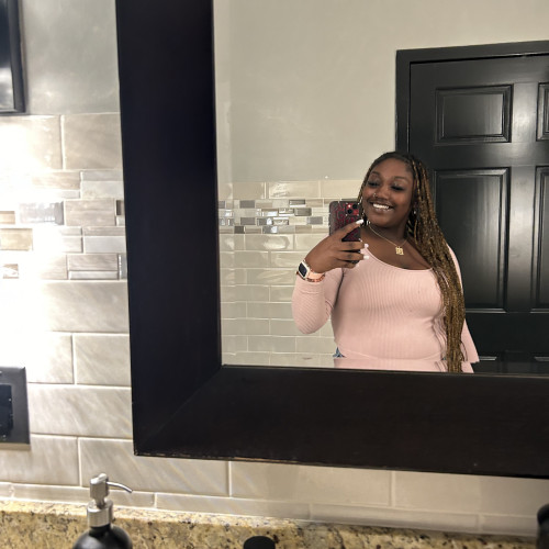 Mia M. profile photo