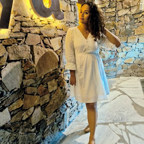 Saloni v.