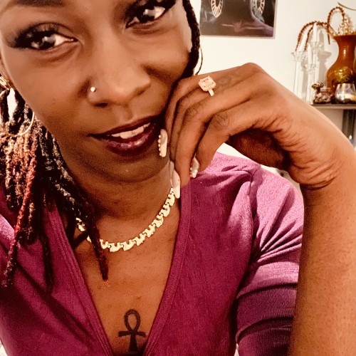 Ayisha T.