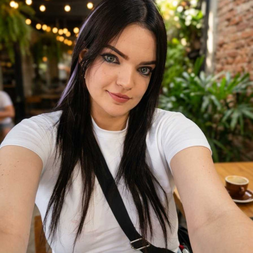 alejandra l. profile photo