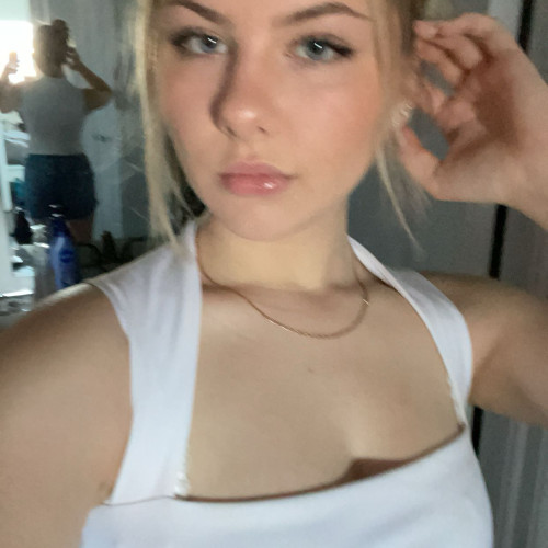 laurie f. profile photo