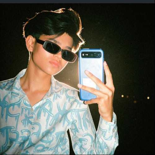 agam r. profile photo