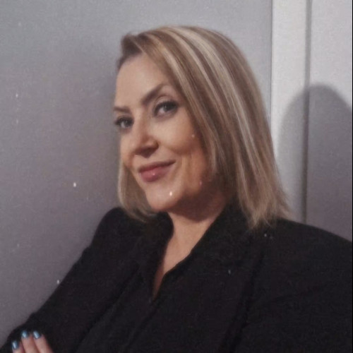 Ilaria  B.