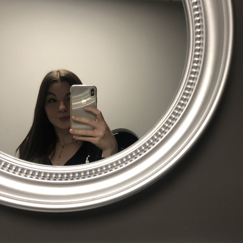 Chloé D. profile photo