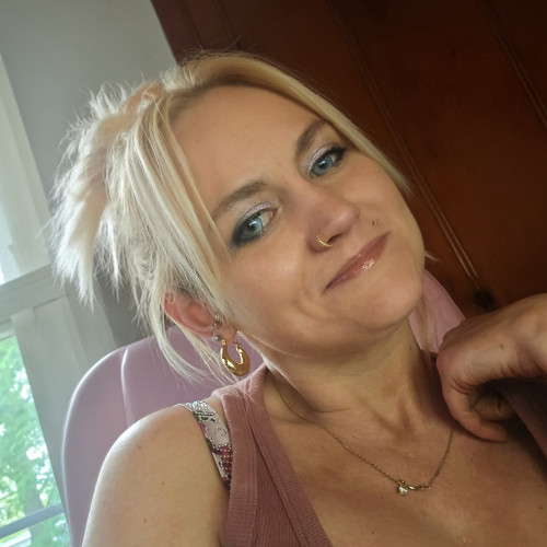 Ashley R. profile photo