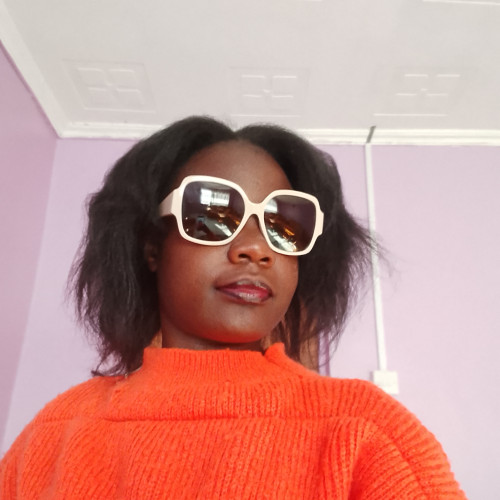 Essy M. profile photo