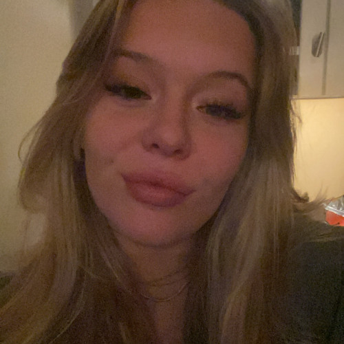 Luna C. profile photo