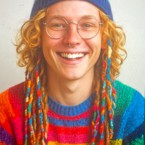 Elias T.