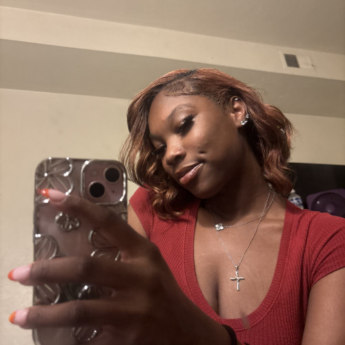 Chloe F. profile photo