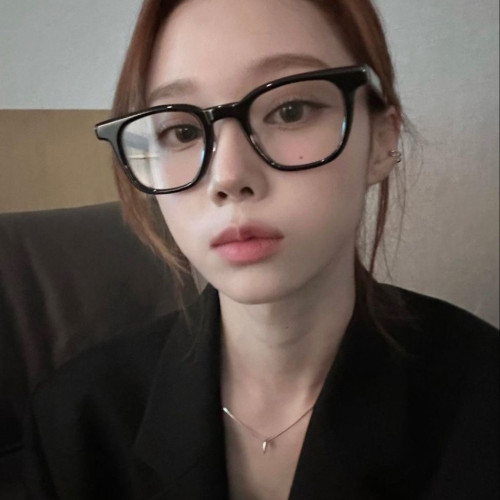 lee s. profile photo