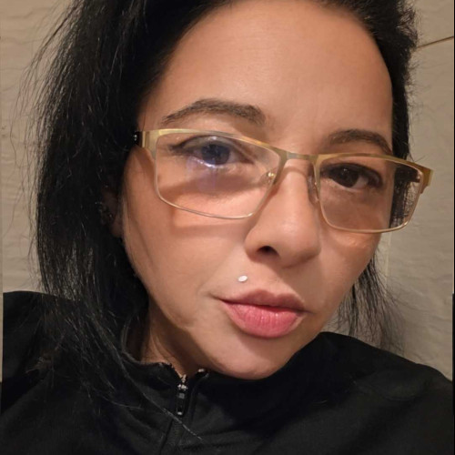 anelis e. profile photo