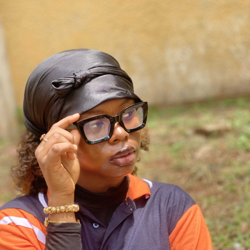 Luna L. profile photo