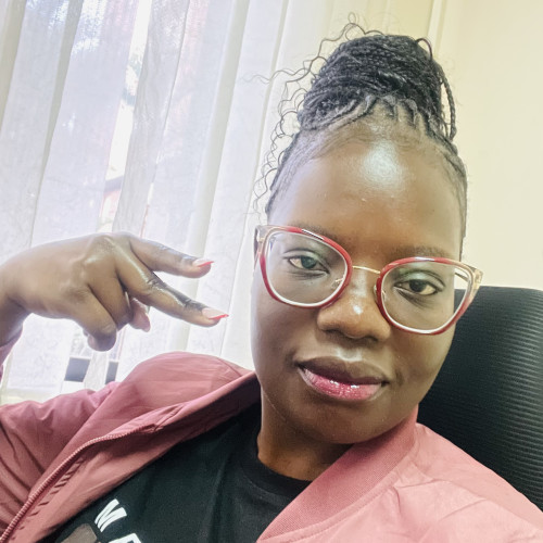 Essie O. profile photo