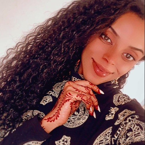 Nasreen a.