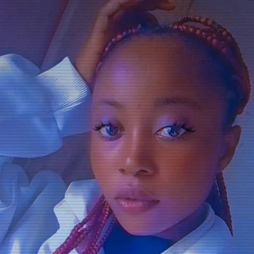 Mimi G.