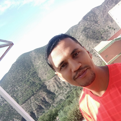 حسن  . profile photo