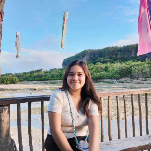Hilary Mae E. profile photo