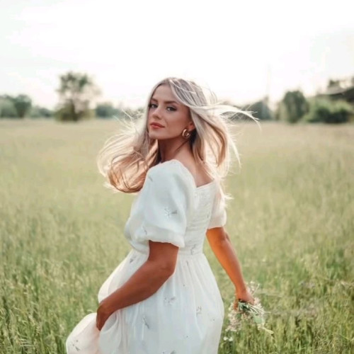 Lola W. profile photo