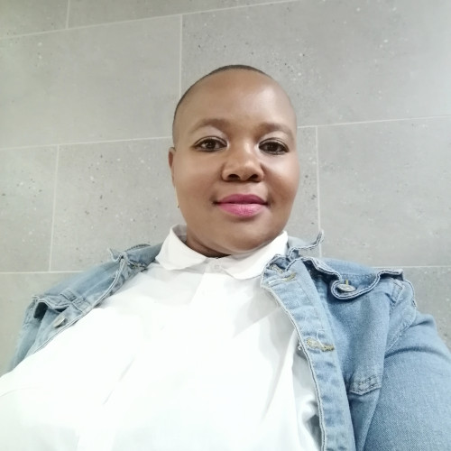Kholiswa m. profile photo