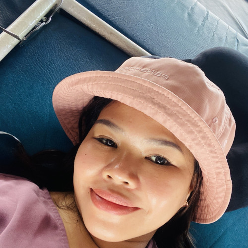Honeybee V. profile photo