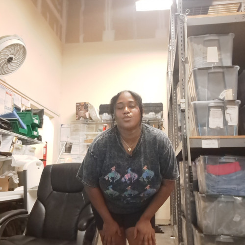 Mona  J. profile photo