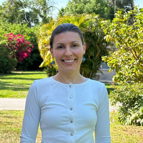 Hanna  R.