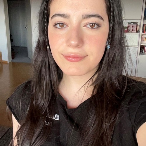 Elli L.