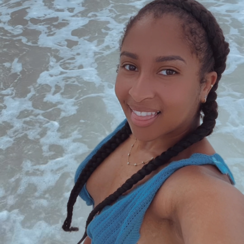 Ivette S.