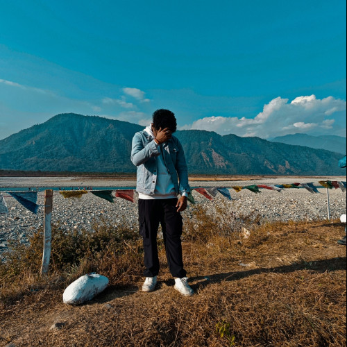 Romik R. profile photo